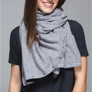 Lululemon Grey Striped Vinyasa Scarf Wrap Rulu Fabric One Size Soft Feel